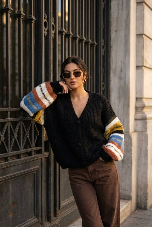 Chaqueta de punto con mangas a rayas abotonado: Negro